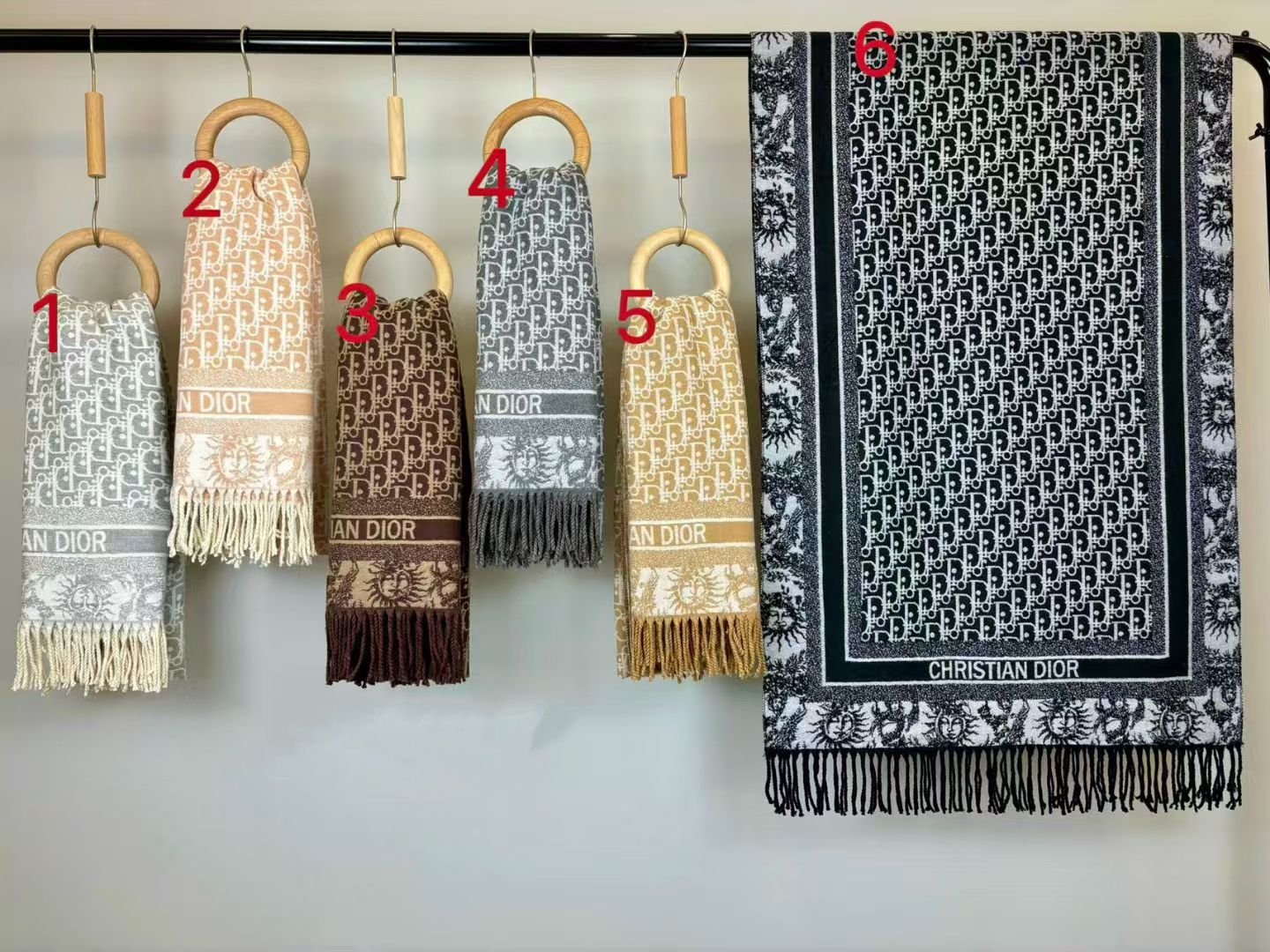 Master quality shawls - Image 2 of 6